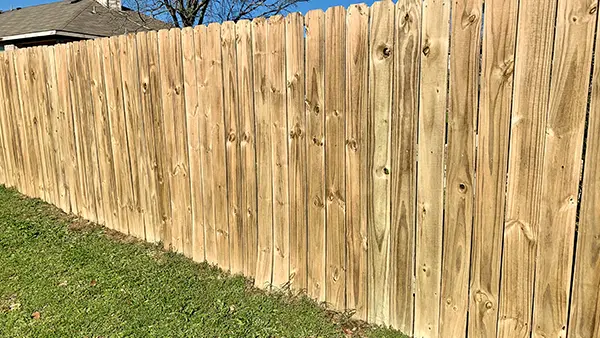 A clean fence.