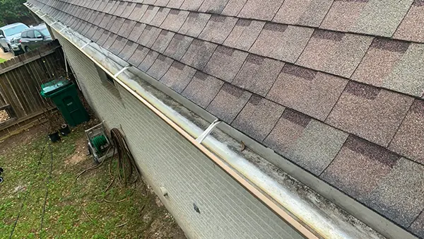 Clean gutters without debris.