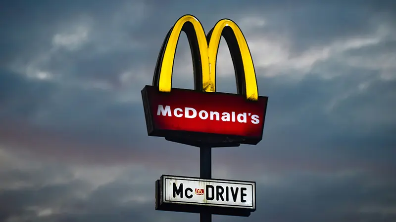 A McDonalds sign.
