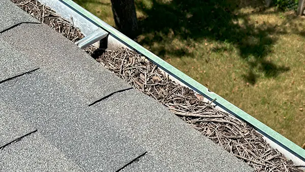 Dirty gutters.
