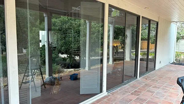 Clean outside windows
