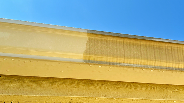 Oxidized gutters with tiger stripes.